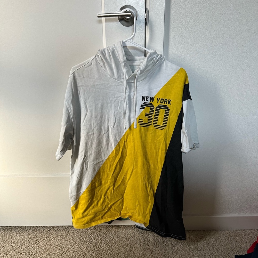 Express graphic T-shirt!